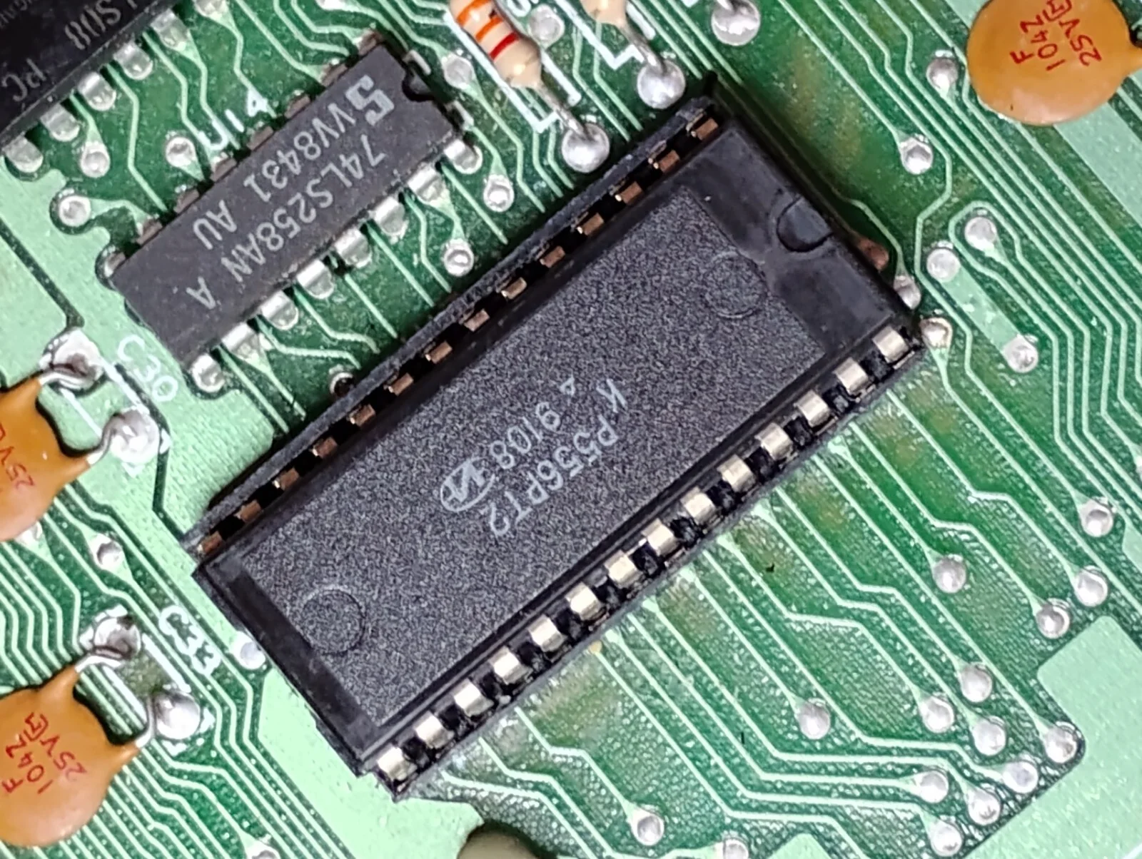 Commodore 64 PLA IC Chip Replacement (MOS 906114-01 / P556PT2) - PLA Chip Case/IC thumbnail 2