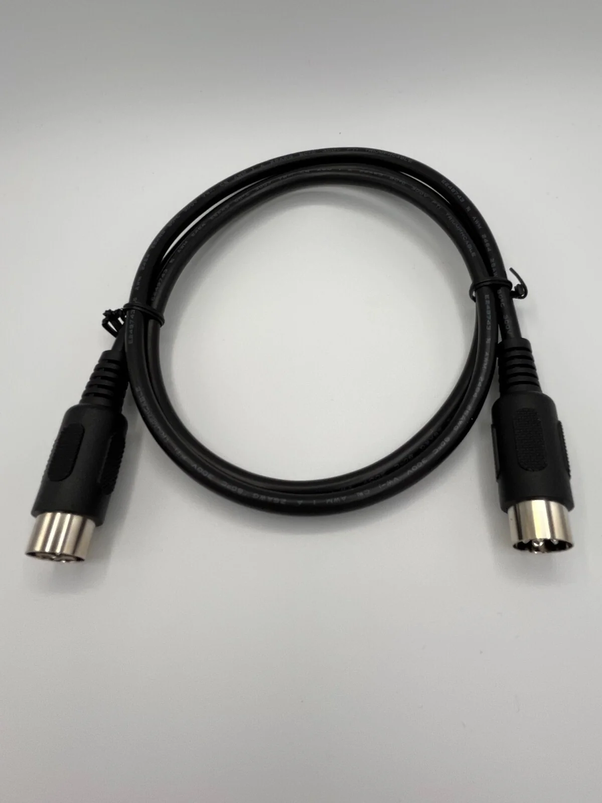 Commodore C64 1541 Serial Floppy Disk Drive Cable (6-Pin DIN) - Standard 1.0m Cable thumbnail 3